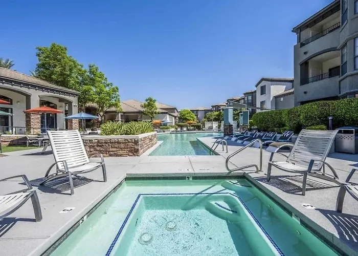 Apartment Boulevard 1br By Stadium Pool Parking Gym 02