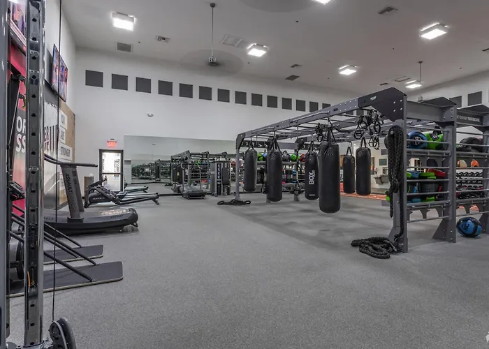 Apartment Boulevard 1br By Stadium Pool Parking Gym 02 *