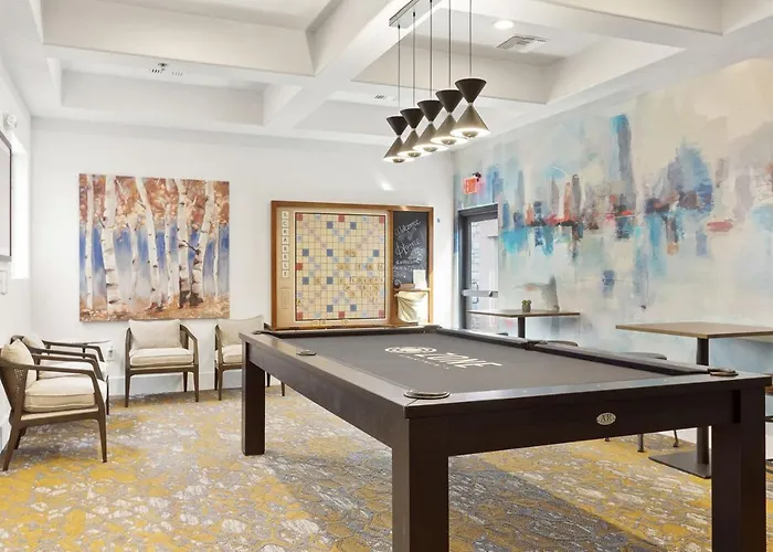Apartment Boulevard 1br By Stadium Pool Parking Gym 02 *